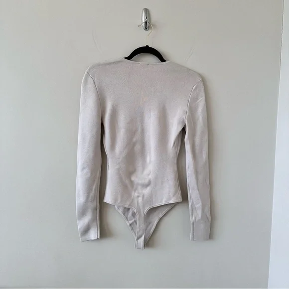 Ambercombie & Fitch- Cream Knit Sweetheart Neckline Long Sleeve Bodysuit - Picture 3 of 9